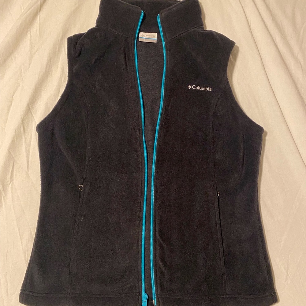 Dark Grey Medium Columbia Vest With Blue Detailing